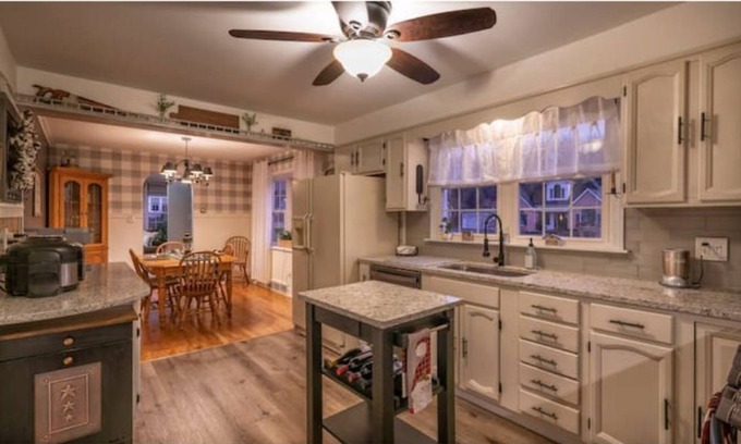 Niskayuna Casa | Fireplace | Patio | Parking