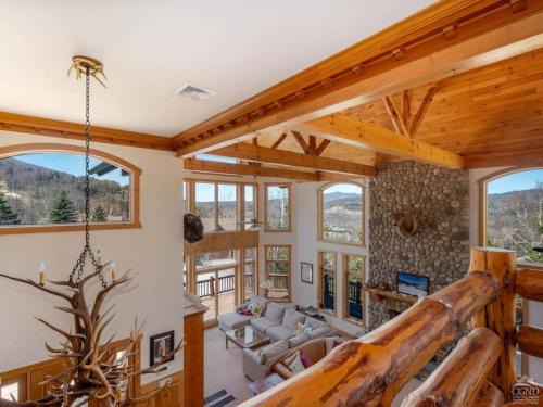 Windham Casa | Fireplaces, Home Theater, Ski-In Out Windham Lodge
