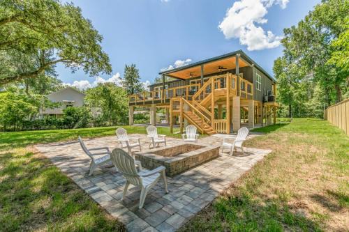 Middleburg Casa | Fireside at the Creek