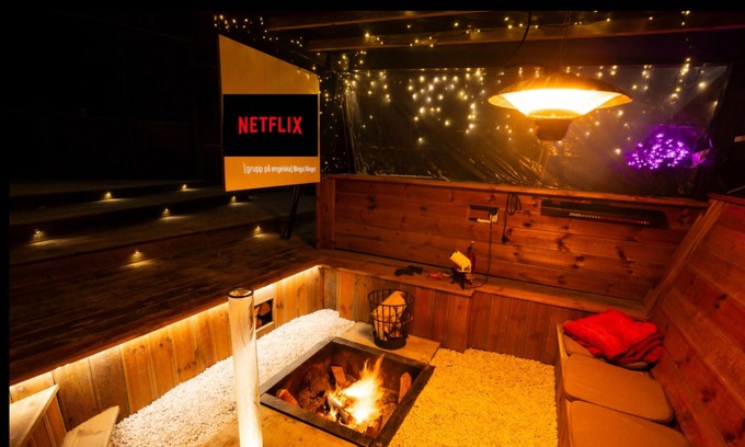 Farsta Casa | Fireside Lodge near Golf, Ski & Lake