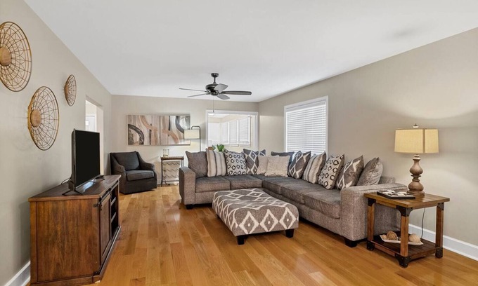 Bowling Green Condominio | First Class Comfort | 3BD & 2BA