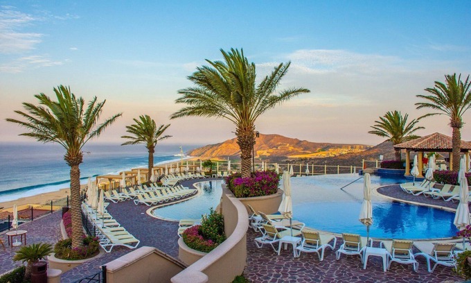 Sunset Beach Hotel | First class Golf & Spa resort- All suites with terrace and Pacific Ocean view.