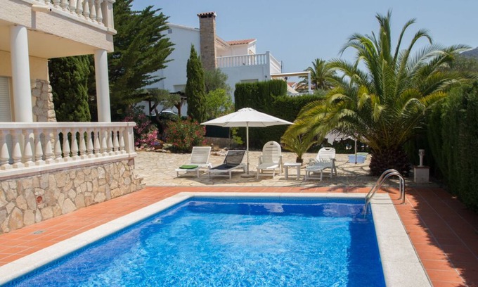 El Mas Fumats Apartamento | Apartamento en villa con piscina.