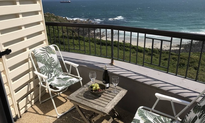 Coverack Apartamento | Piso en primera planta balcón con impresionantes vistas al mar.