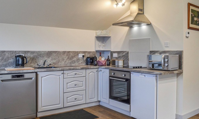 Aberdare Cabaña | 2 bedroom accommodation in Llwydcoed, Aberdare