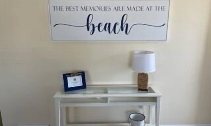 South End Condominio | First floor three bedroom, two full bath unit two blocks from the beach