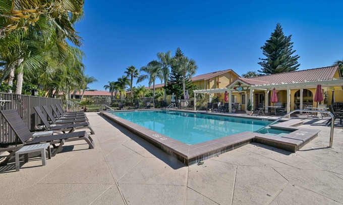 Bonita Springs Condominio | First floor unit at The Citadel in Bonita Springs - Close to Bonita Beach!