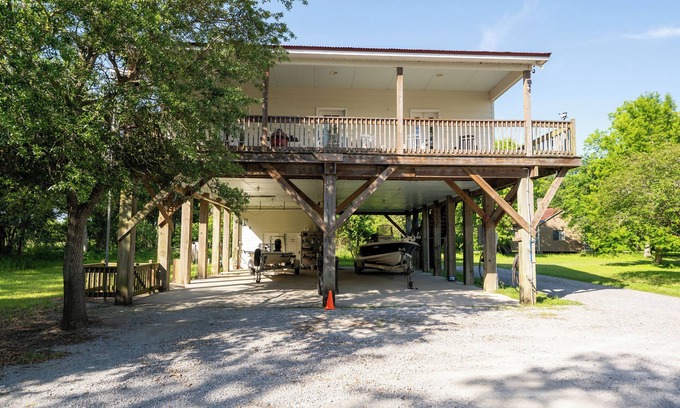 Pointe A La Hache Casa | Fish Camp at Woodland Plantation