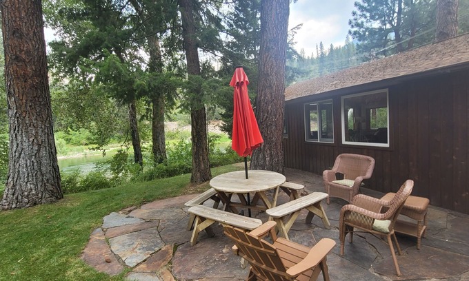 Missoula Cabina | Fish, float, or raft out of your front door, MT's wilderness at your fingertips!