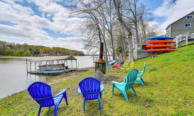 Eddyville Casa | Fish & Grill: Spacious Home in Eddyville!