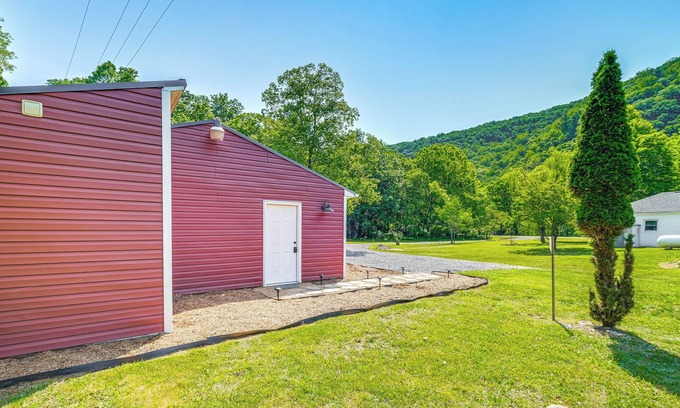 Glace Cabina | Fish, Hike, Explore: Alleghany Cabin Hideaway