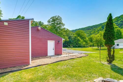 Glace Casa | Fish, Hike, Explore Alleghany Cabin Hideaway
