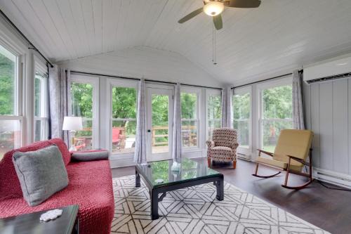 Colonial Beach Casa | Fish, Relax and Enjoy Lake Views Colonial Beach Gem