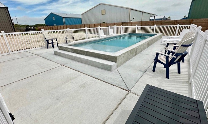 Port O Connor Casa | FISH STORIES POC Pool & Playscape