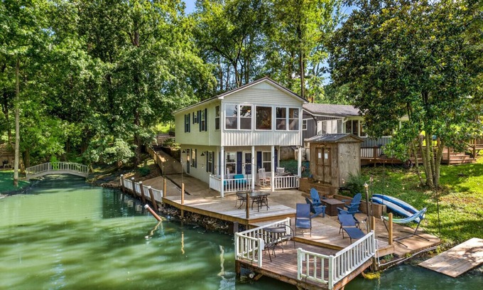 Ardmore Apartamento | Fish Tales @ Lake Logan