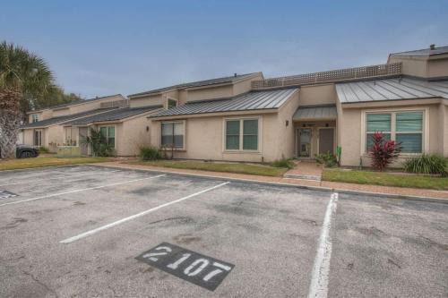Harbor Oaks Casa | Fisherman Friend! - Coastal Condo - Views Await!