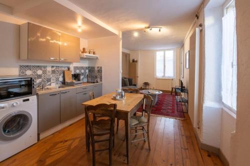 Argenton-sur-Creuse Apartamento | Fisherman's House Cozy Duplex