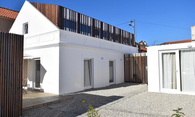 Trafaria Casa | Fisherman's House - a boat ride from Lisbon