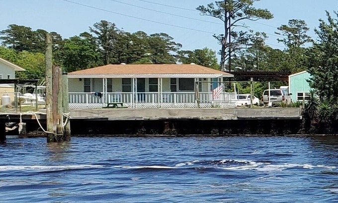 Core Creek Cabaña | -FRENTE DEL AGUA -Caja en el ICW -EPETS OK-Pesca y navegación pasos de distancia.