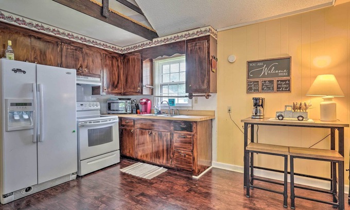 Manning Casa | Fisherman's Paradise on Lake Marion w/ Grill!