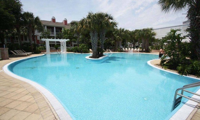 Baytowne Wharf Hotel | Fisherman's Village 245 at Sandestin by Destin Getaways