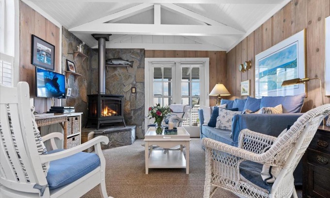 Salmon Creek Casa | Fishermans Cottage - Sand Dunes Walk to Ocean