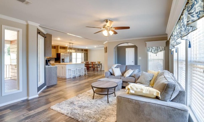 Negreet Casa | Fishermans Paradise Lake-View Home in Many!