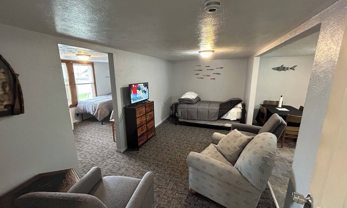Gypsum Apartamento | Fishermen’s Denn, close to Lake Erie Islands, boat ramps, ferries, and marinas