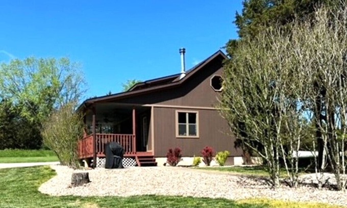 Perry Cabina | Fishing & Boating 3 Bed/2 Bath Cozy Cabin at Mark Twain Lake!