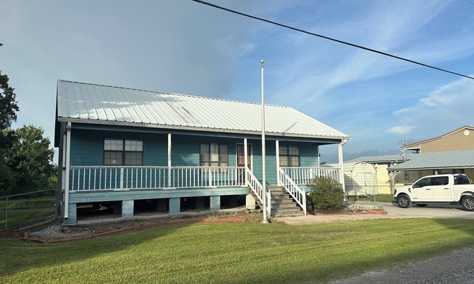 Theriot Casa | Fishing camp in Falgout Canal Marina!