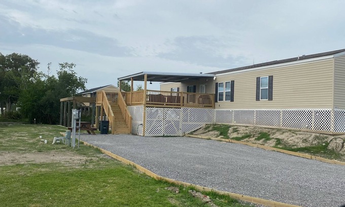 Hackberry Casa | Fishing camp with water access and boat house