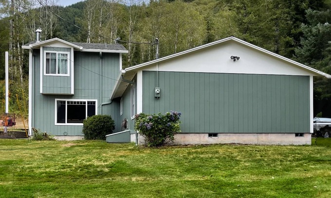 Tillamook Cabaña | Fishing & hunting retreat with two suites, loft, forest views & seasonal firepit
