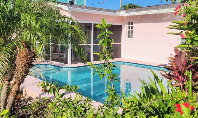 Bokeelia Cabaña | Fishing inshore, offshore, with easy access to Charlotte Harbor and Gulf.