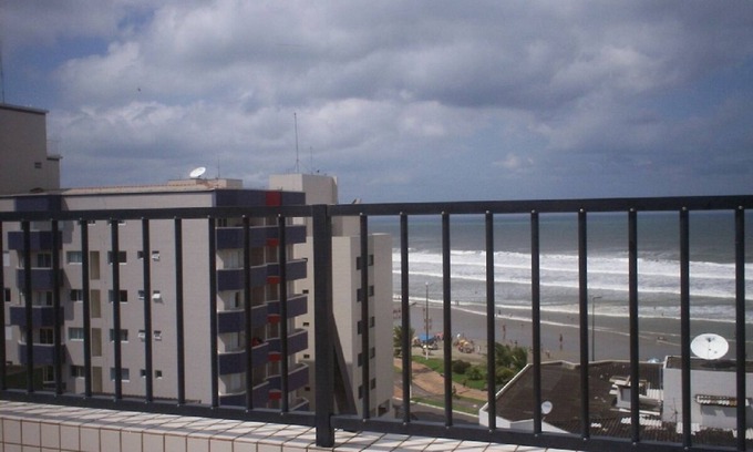 Caicara Apartamento | Ajuste en Vila Caiçara en Praia Grande para 6 personas. IMPECABLE