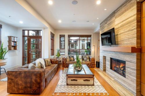 Whistler Casa | Fitzsimmons Walk 38 by Outpost Whistler