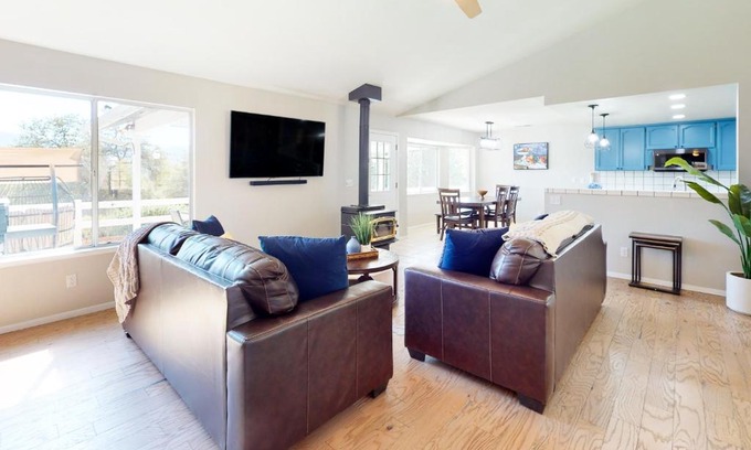 Oakhurst Casa | Five Oaks Circle Ranch