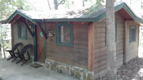 Hot Springs Casa | Five Points Lake Hamilton Cabin 4