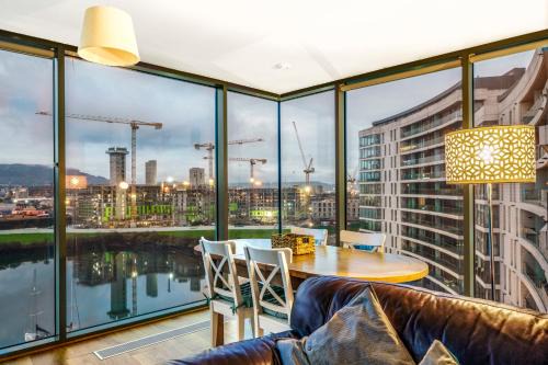Titanic Quarter Apartamento | Five Star Panoramic and Central Apartment