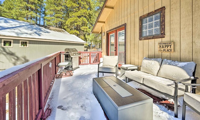 Mountainaire Cabina | Flagstaff Cabin w/ Fire Box, Near Downtown!