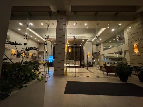Highway Hills Apartamento | FLAIR Condotel 1 BR Near MRT EDSA Shangrila Megamall Lightmall