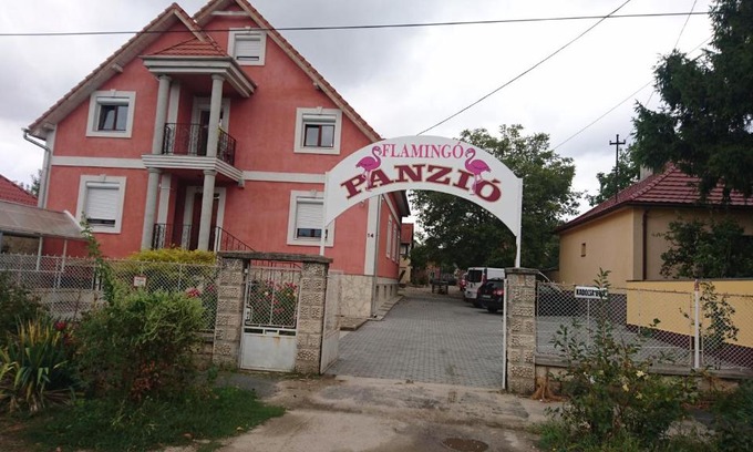 Szekesfehervar Cama Y Desayuno | Flamingó Panzió