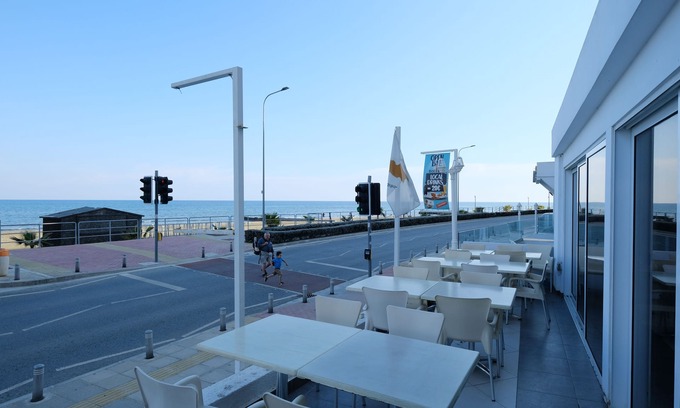 Larnaca Hotel | Flamingo Beach Hotel