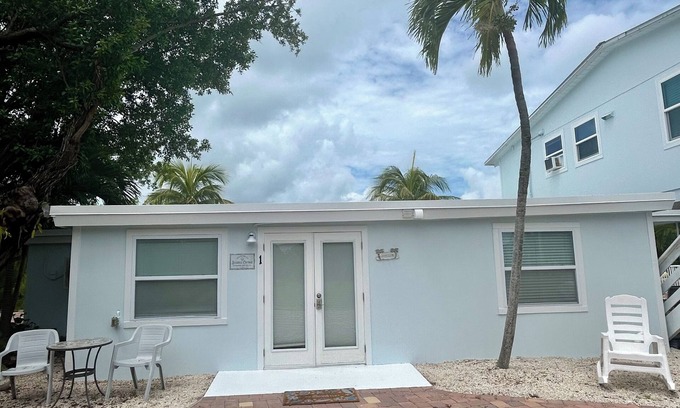 Summerland Key Cabaña | FLAMINGO COTTAGE - Summer vacation Lobster and Fishing season- sleeps 4