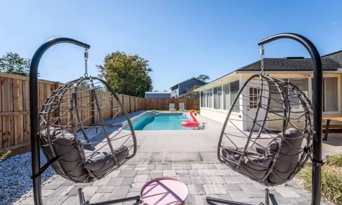 Southside Casa | Flamingo Fiesta Sleeps 10 Cool Pool Free Cancel