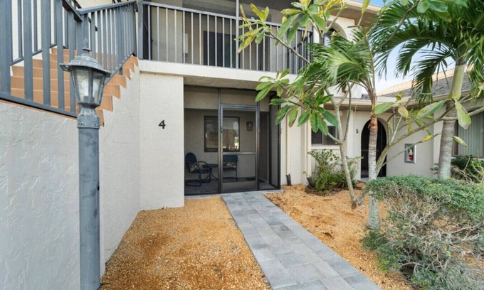 Pelican Condominio | Flamingo Fun Condo in Cape Coral