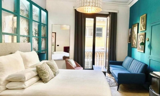 La Llotja-Born Cama Y Desayuno | FLAMINGO SUITE - DOG ADMIRAL URBAN GUEST HOUSE