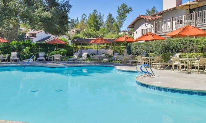 San Diego Country Estates Condominio | Amplio 2BR cerca de Ramona Wine Country w / Resort Pool, en el sitio Spa y WiFi