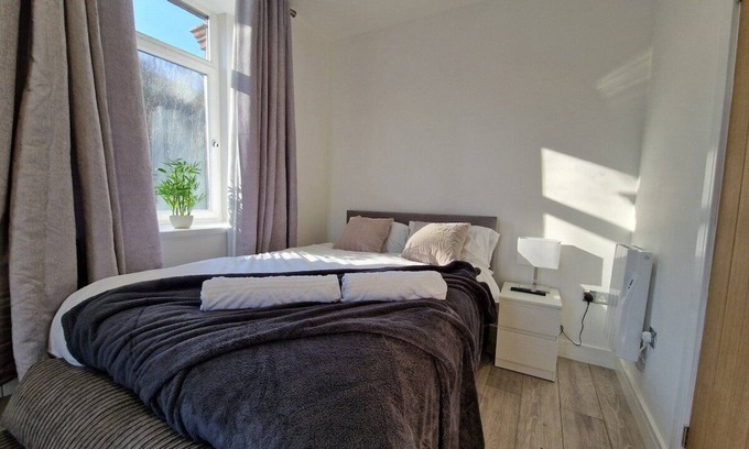 Mountain Ash Apartamento | Flat 1. Modern studio apartment