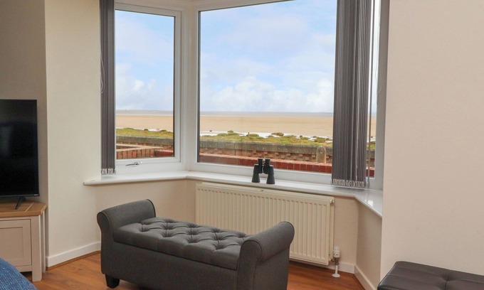 Knott End-on-Sea Cabaña | FLAT 1, SANDRIDGE COURT, country holiday cottage in Knott End-On-Sea