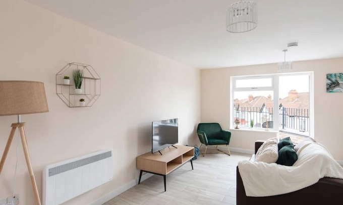 Sudbury Apartamento | Flat 2 · homely - North London Apartment Wembley
